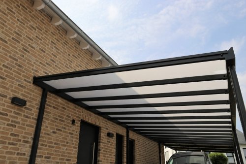 Installation de carport autoportant en aluminium à Gratentour